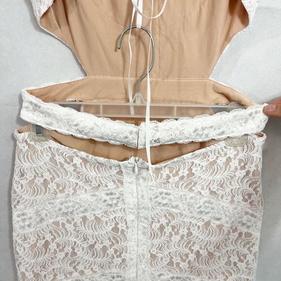 NEW Hello Molly Beautiful Minds White Lace Mini Dress Open Back - Size US 6 - Picture 5 of 9